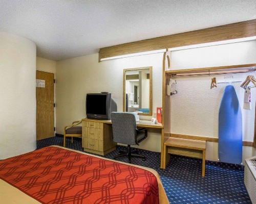Econo Lodge Denver International Airport - image 23