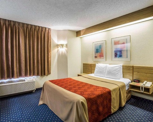 Econo Lodge Denver International Airport - image 26