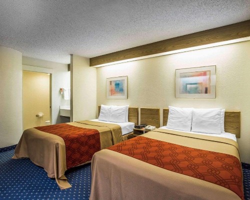 Econo Lodge Denver International Airport - image 9
