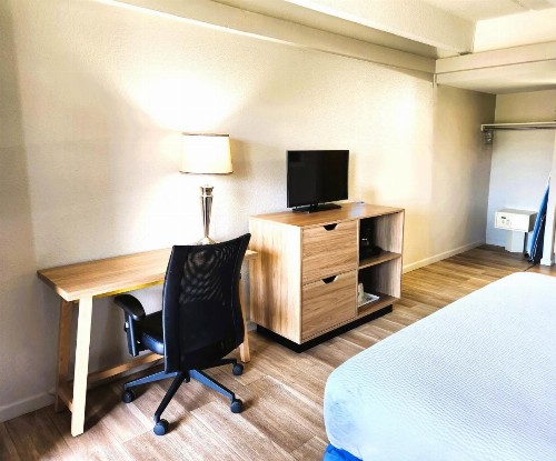 Days Inn by Wyndham Denver Downtown - image 6