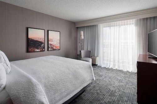 Courtyard by Marriott Denver Airport - image 10