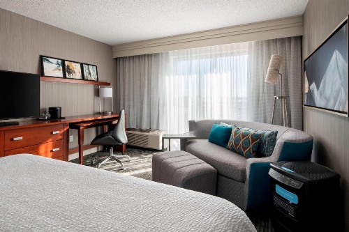 Courtyard by Marriott Denver Airport - image 17