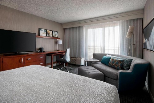 Courtyard by Marriott Denver Airport - image 18