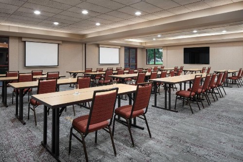 Courtyard by Marriott Denver Airport - image 20