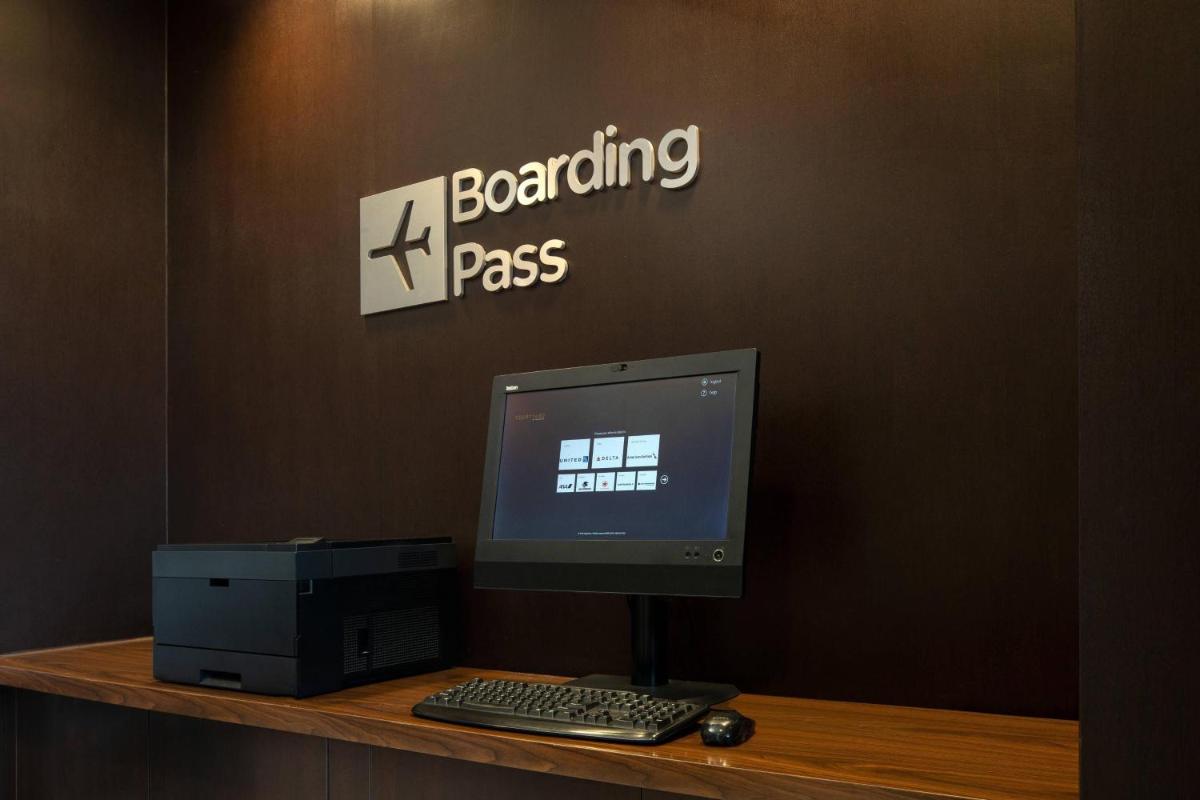 Courtyard by Marriott Denver Airport - image 3