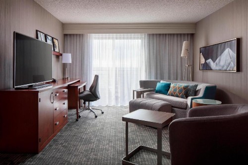 Courtyard by Marriott Denver Airport - image 5