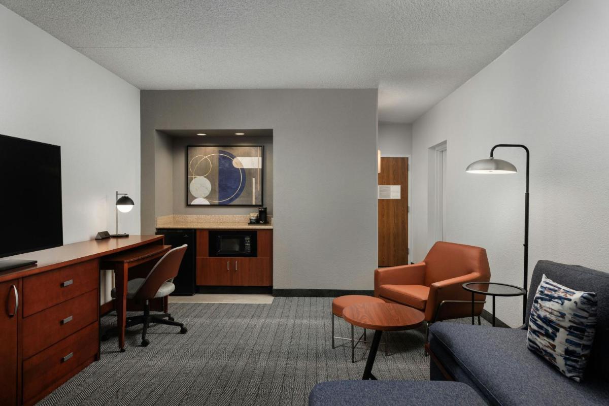 Courtyard by Marriott Denver Central Park - image 3