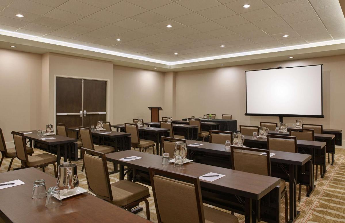 Hilton Denver City Center - image 6