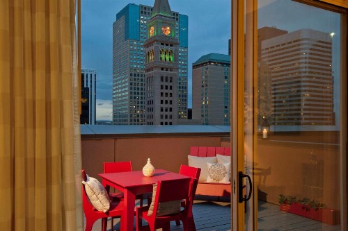 Courtyard Denver Downtown - image 2