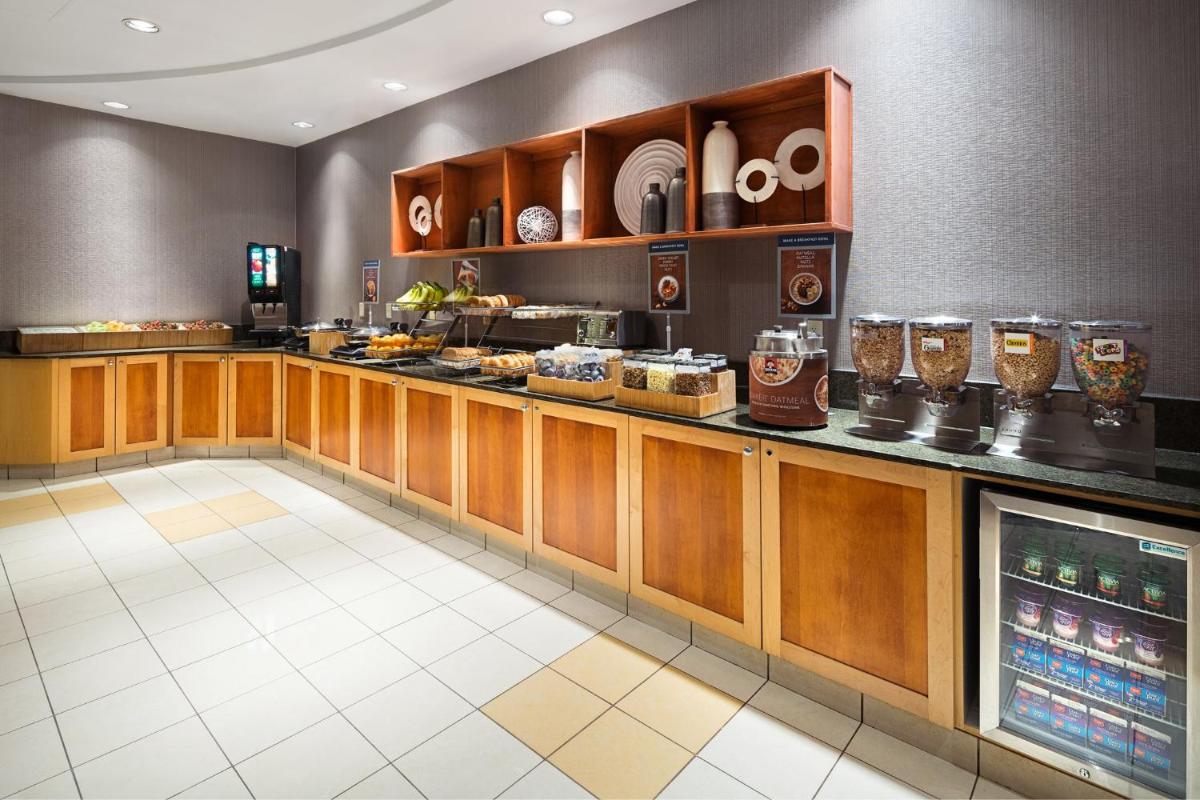 SpringHill Suites by Marriott Denver Airport - image 2