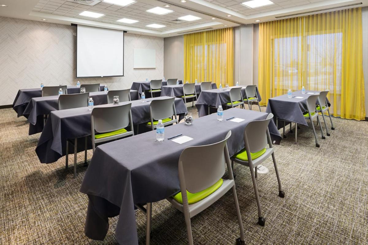 SpringHill Suites by Marriott Denver Airport - image 3