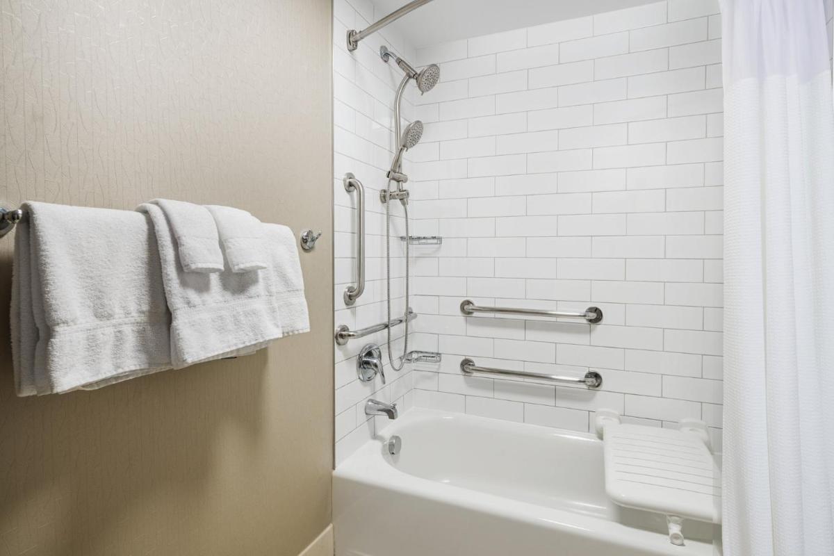 SpringHill Suites by Marriott Denver Airport - image 4