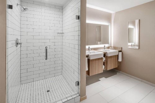 SpringHill Suites by Marriott Denver Airport - image 8