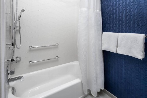 Fairfield Inn & Suites Denver Airport - image 3