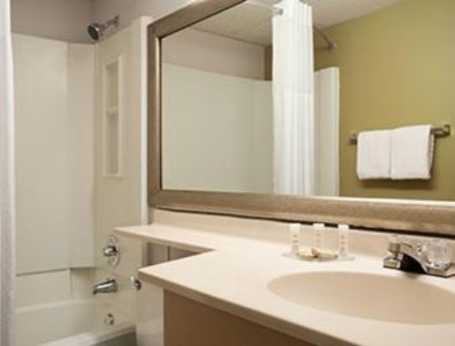 Super 8 by Wyndham Westminster Denver North - image 16