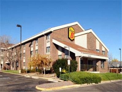 Super 8 by Wyndham Westminster Denver North - image 3