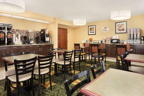 Super 8 by Wyndham Westminster Denver North - image 4