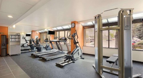 Super 8 by Wyndham Westminster Denver North - image 7