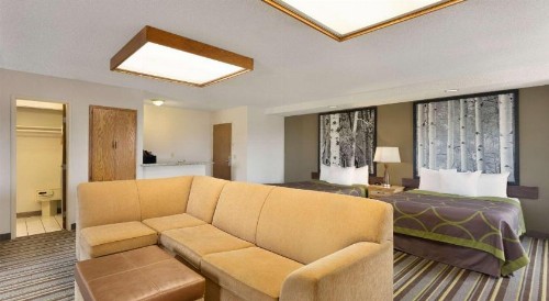 Super 8 by Wyndham Westminster Denver North - image 8