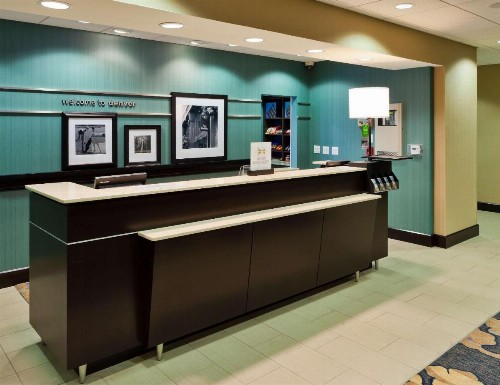 Hampton Inn & Suites Denver Airport / Gateway Park - image 7