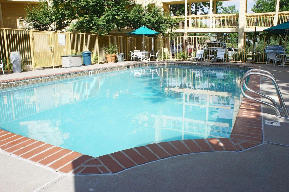 La Quinta Inn by Wyndham Denver Northglenn - image 4