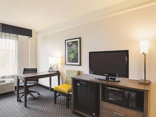 La Quinta by Wyndham Denver Airport DIA - image 15