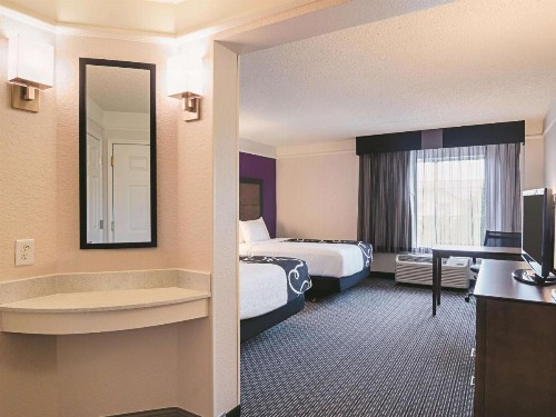 La Quinta by Wyndham Denver Airport DIA - image 17