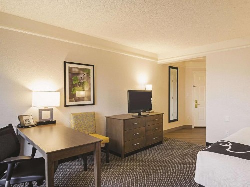 La Quinta by Wyndham Denver Airport DIA - image 18