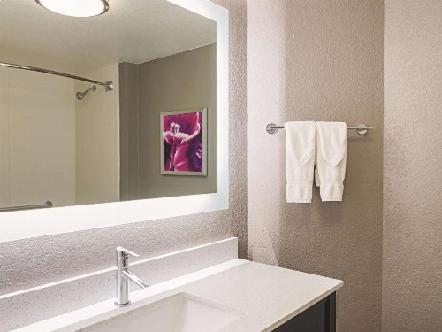 La Quinta by Wyndham Denver Airport DIA - image 24