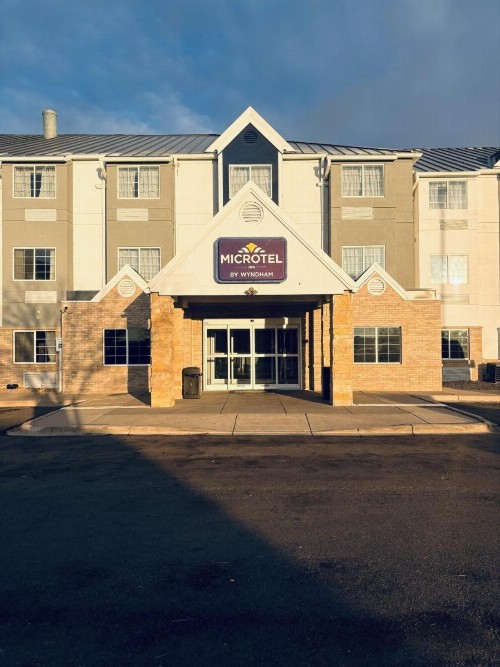 Microtel Inn and Suites DIA - image 41