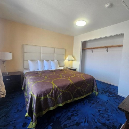 Super 8 by Wyndham Denver Central - image 22