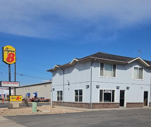 Super 8 by Wyndham Denver Central - image 32