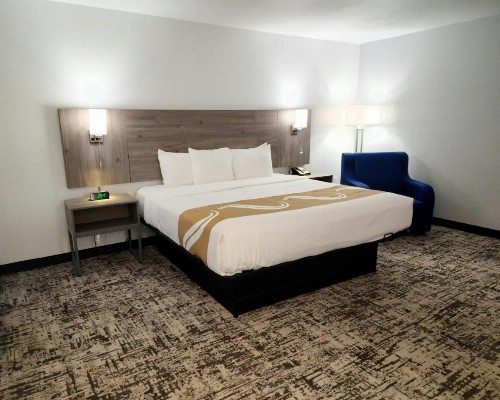 Quality Inn & Suites Denver International Airport - image 12