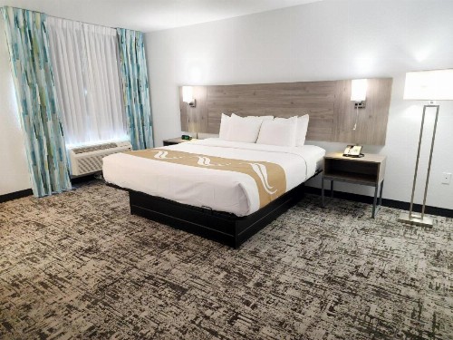 Quality Inn & Suites Denver International Airport - image 13