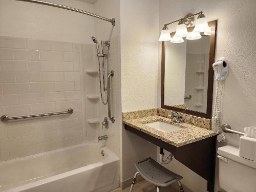 Quality Inn & Suites Denver International Airport - image 21