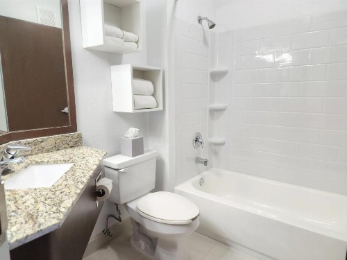 Quality Inn & Suites Denver International Airport - image 22