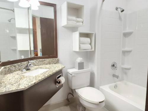 Quality Inn & Suites Denver International Airport - image 37