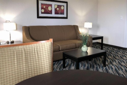 Quality Inn & Suites Denver International Airport - image 43