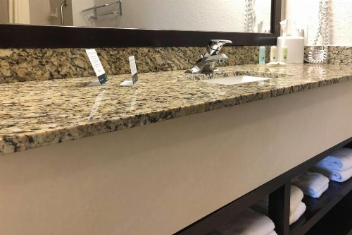 Quality Inn & Suites Denver International Airport - image 8