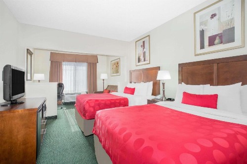 Ramada by Wyndham Denver International Airport - image 11