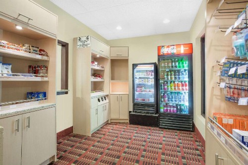 Ramada by Wyndham Denver International Airport - image 14