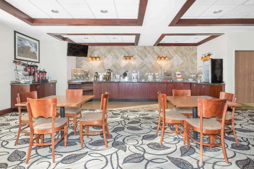 Ramada by Wyndham Denver International Airport - image 15