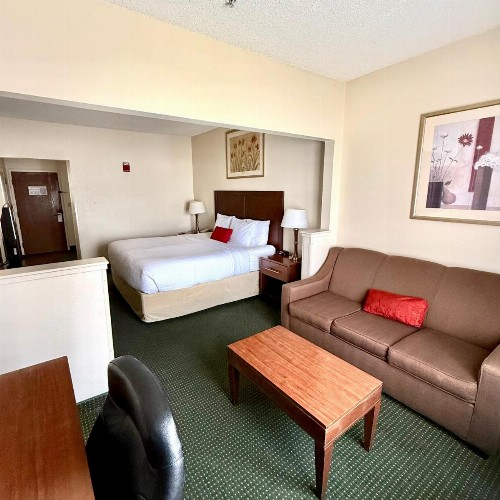 Ramada by Wyndham Denver International Airport - image 18