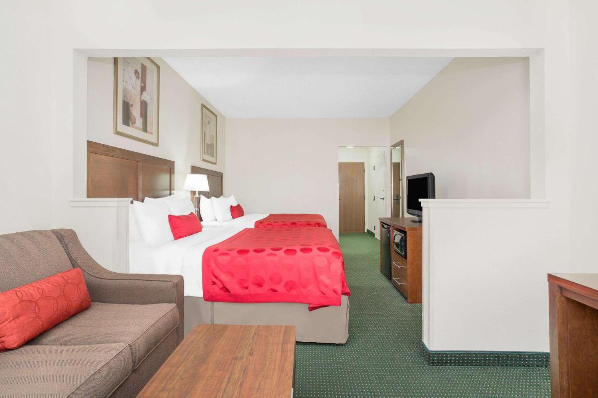Ramada by Wyndham Denver International Airport - image 7