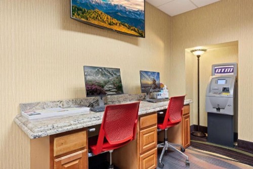 AmericInn by Wyndham Denver Airport - image 9