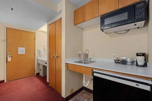 AmericInn by Wyndham Denver Airport - image 13