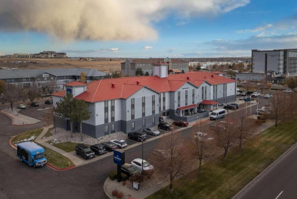 AmericInn by Wyndham Denver Airport - image 2