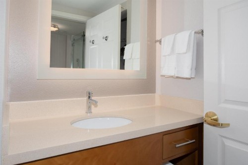 Staybridge Suites Denver International Airport an IHG Hotel - image 3
