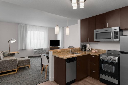 TownPlaces Suite Denver Airport at Gateway Park - image 6