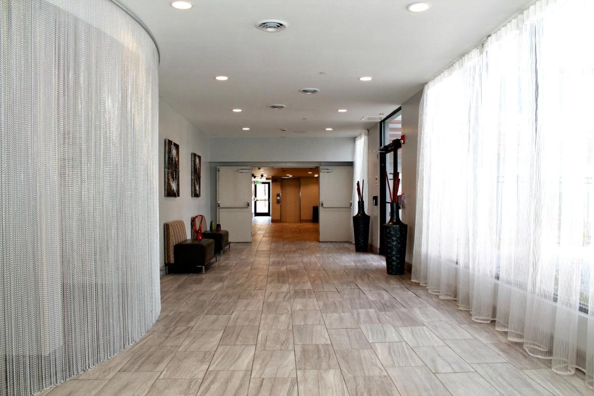 Radisson Hotel Denver Central - image 6